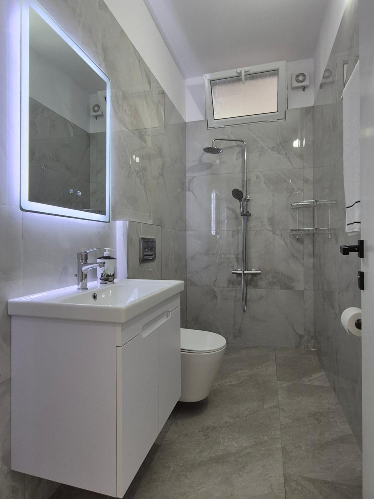 Vila Roxhest Sarande Exterior photo